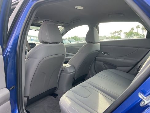 Used 2021 Hyundai Elantra SEL FWD image 10