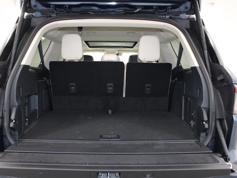 New 2027 Lincoln Navigator L Reserve RWD image 17