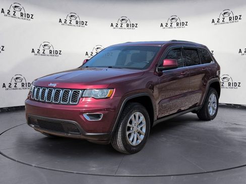 Used 2021 Jeep Grand Cherokee Laredo AWD/4WD image 3