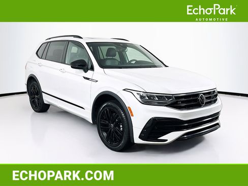 Used 2022 Volkswagen Tiguan SE R-Line image 1