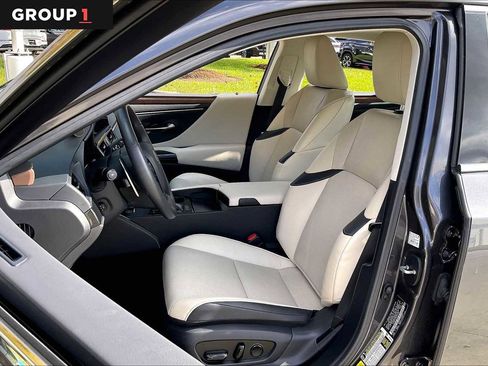 Used 2025 Lexus ES 350 w/ Premium Package image 6