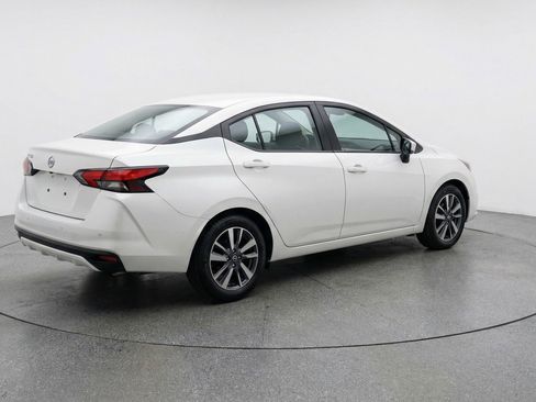 Used 2025 Nissan Versa SV image 9