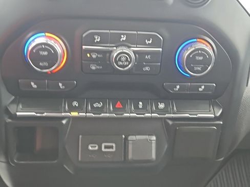 Used 2022 Chevrolet Silverado 1500 LT image 18