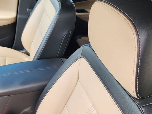 Used 2024 Chevrolet Equinox Premier image 21