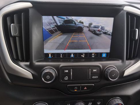 Used 2023 GMC Terrain SLT w/ Infotainment Package II AWD/4WD image 26