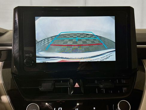 Used 2025 Toyota Corolla LE FWD image 24