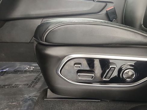 Used 2022 Jeep Grand Cherokee Overland w/ Adv Protech Group III image 13