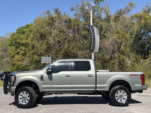 Used 2019 Ford F250 Platinum w/ Platinum Ultimate Package AWD/4WD image 4