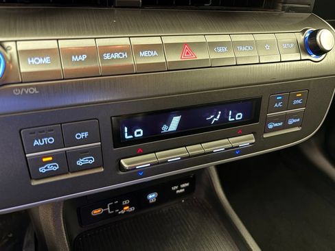 Used 2025 Hyundai Kona SEL FWD image 32