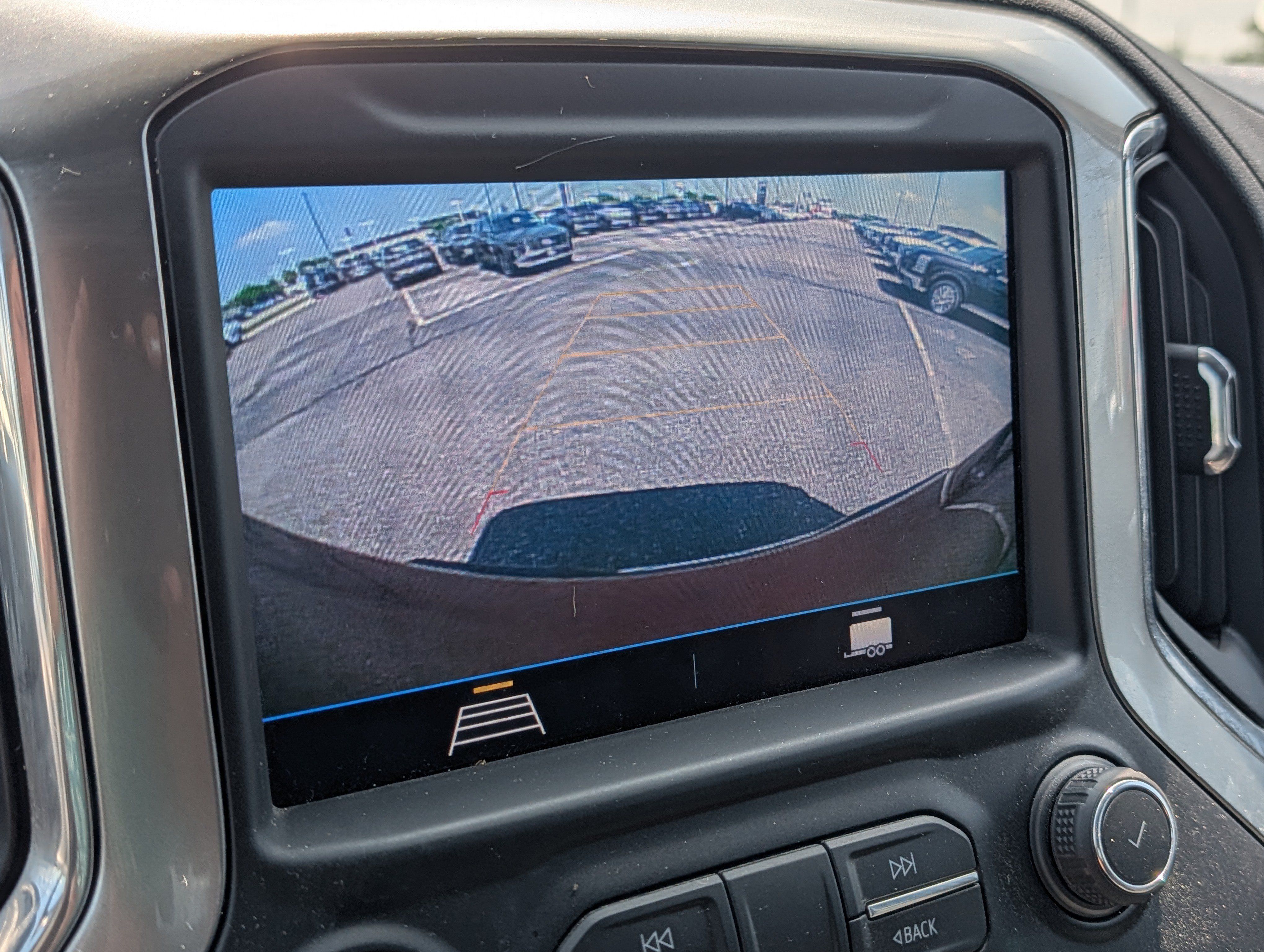Used 2021 Chevrolet Silverado 1500 LT AWD/4WD image 17