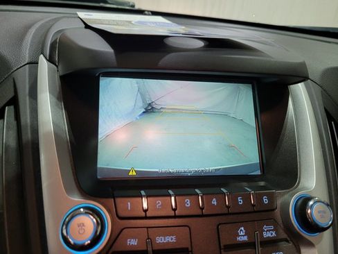 Used 2017 Chevrolet Equinox LT w/ Convenience Package image 8