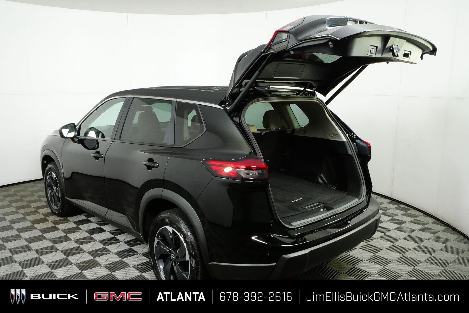 Used 2025 Nissan Rogue SV AWD/4WD image 33