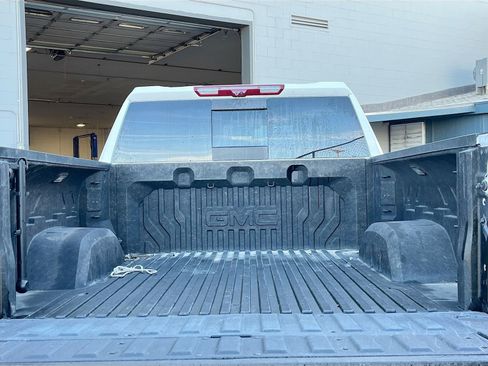 Used 2025 GMC Sierra 1500 AT4 w/ AT4 Premium Package AWD/4WD image 28