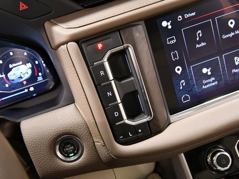 Used 2024 GMC Yukon Denali AWD/4WD image 24