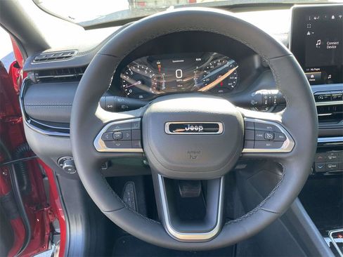 New 2026 Jeep Compass Latitude image 32