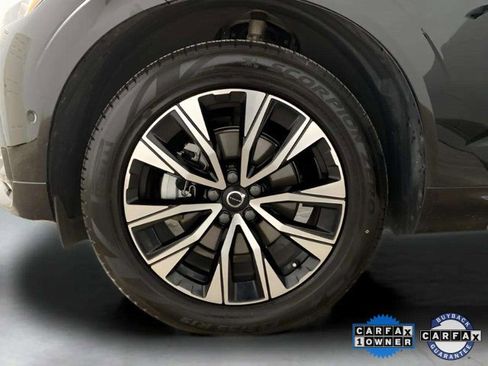 Used 2025 Volvo XC60 B5 Plus image 29