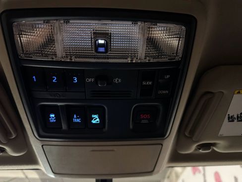 Used 2019 Toyota 4Runner Limited image 17