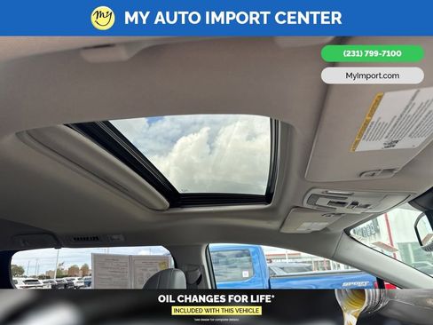 Used 2023 Toyota Sienna XLE AWD/4WD image 32