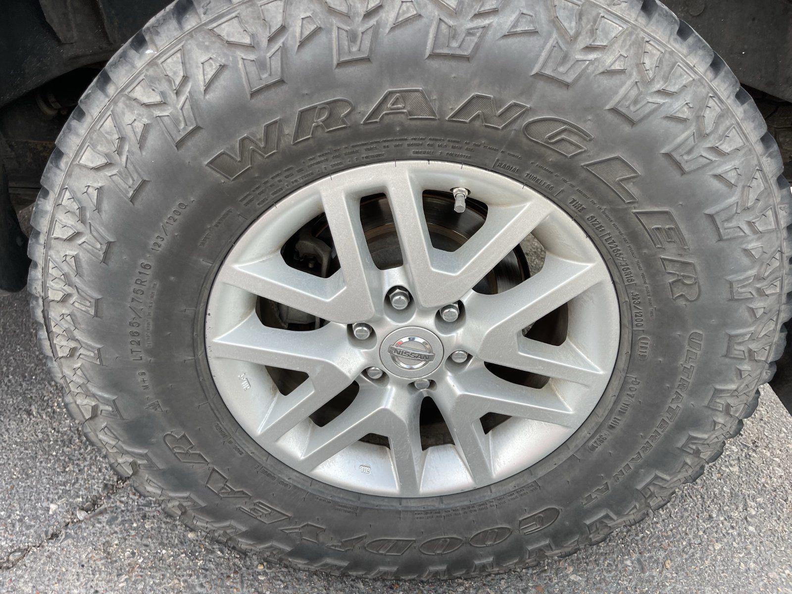 Used 2018 Nissan Frontier SV AWD/4WD image 6