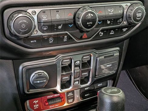 Certified 2022 Jeep Wrangler Unlimited Rubicon w/ Cold Weather Group image 20