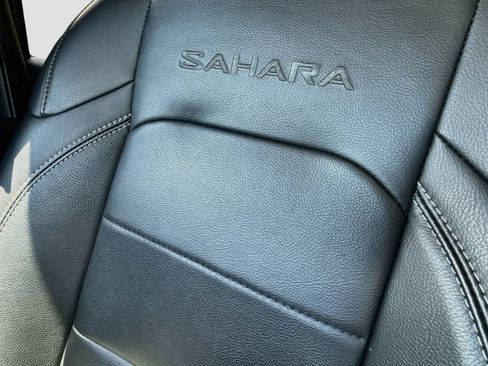 Used 2023 Jeep Wrangler Unlimited Sahara AWD/4WD image 24