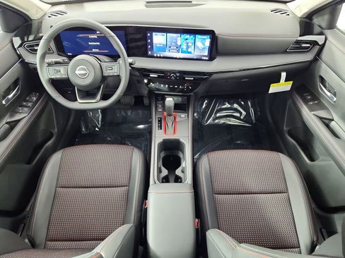 New 2026 Nissan Kicks SR w/ Cold Weather Package AWD/4WD image 12