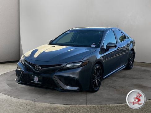 Used 2024 Toyota Camry SE w/ Blackout Package (TMS) FWD image 3