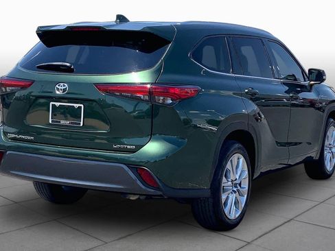 Used 2023 Toyota Highlander Limited FWD image 13