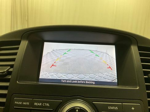 Used 2011 Nissan Pathfinder SV AWD/4WD image 10