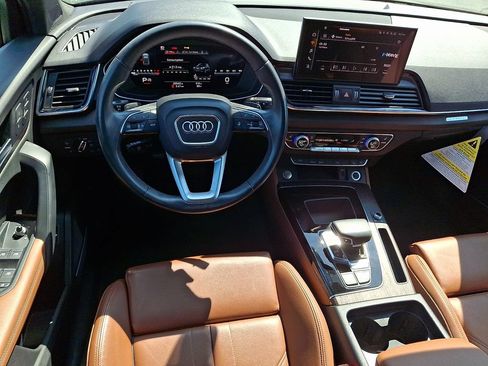 Used 2023 Audi Q5 2.0T Premium Plus w/ Premium Plus Package AWD/4WD image 11