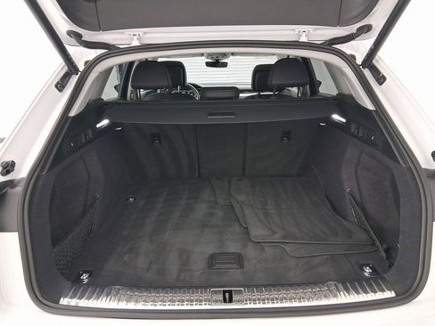 Used 2024 Audi Q8 e-tron Premium Plus w/ Premium Plus Package image 30