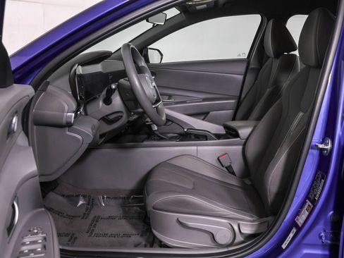 Used 2024 Hyundai Elantra SEL image 7