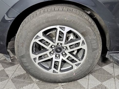 Certified 2025 Ford Expedition Active image 9