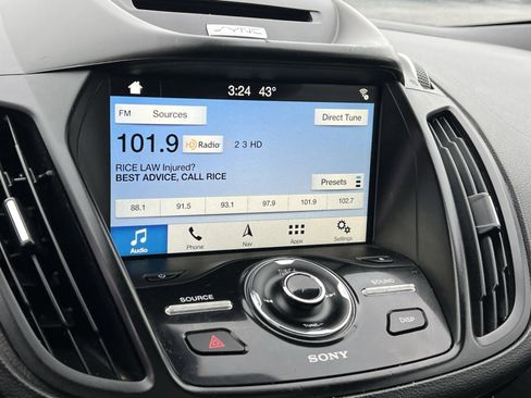 Used 2017 Ford Escape Titanium image 18