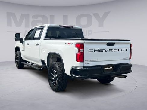 Used 2021 Chevrolet Silverado 2500 Custom w/ Custom Value Package image 3