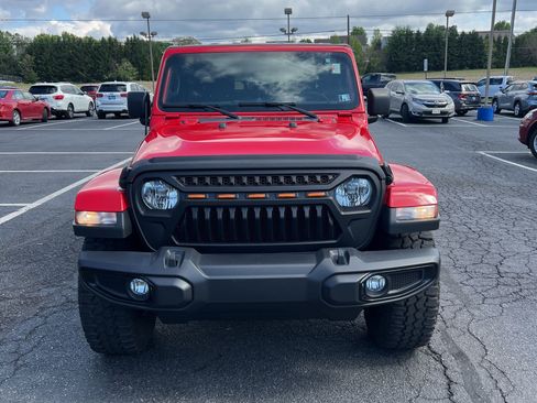 Used 2022 Jeep Gladiator Sport AWD/4WD image 9