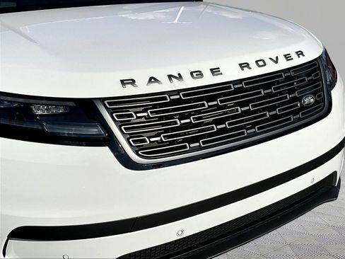 Used 2025 Land Rover Range Rover Velar S AWD/4WD image 32