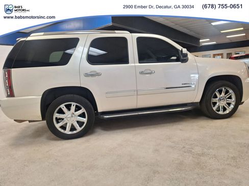 Used 2011 GMC Yukon Denali image 31