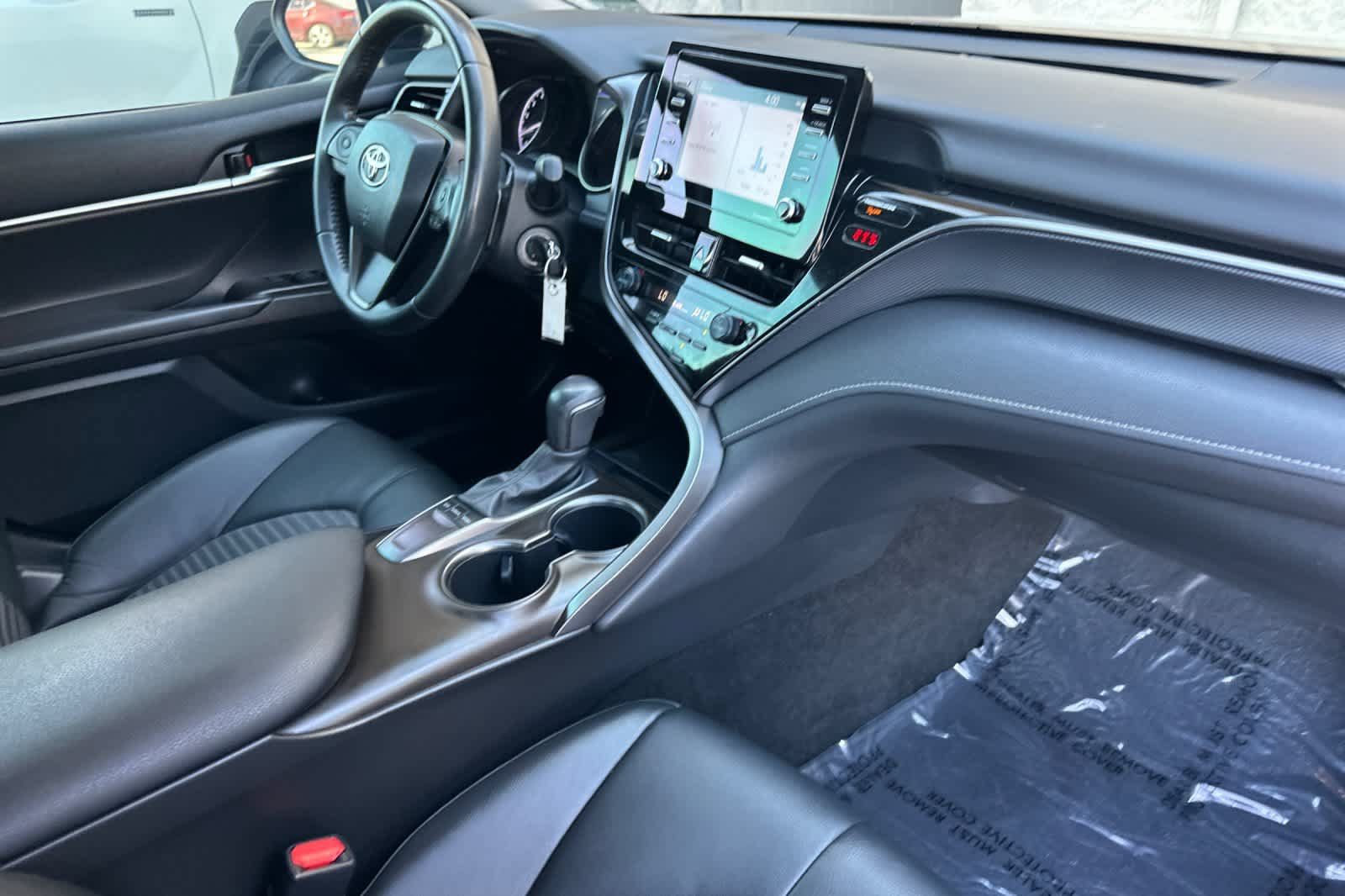 Used 2022 Toyota Camry SE w/ Carpet Mat Package (TMS) FWD image 14