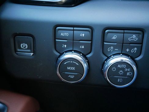 New 2026 GMC Sierra 3500 Denali Ultimate AWD/4WD image 15