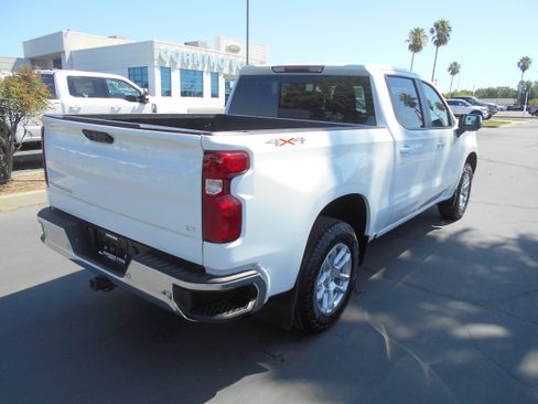 Used 2023 Chevrolet Silverado 1500 LT w/ Safety Package AWD/4WD image 5