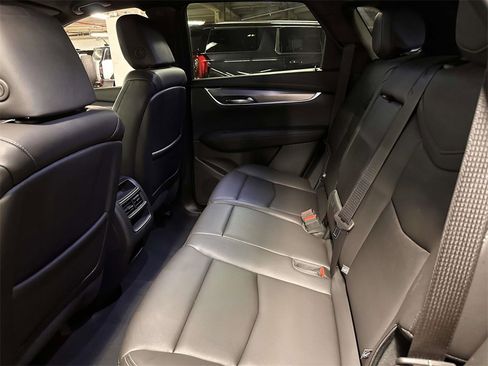 Used 2024 Cadillac XT5 Luxury image 16