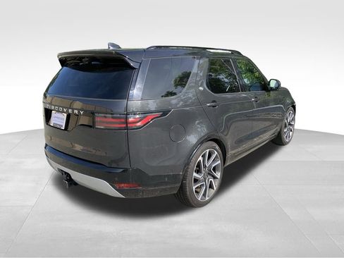 Certified 2024 Land Rover Discovery Metropolitan Edition image 8