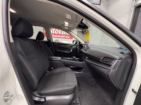Used 2024 Nissan Rogue S AWD/4WD image 12