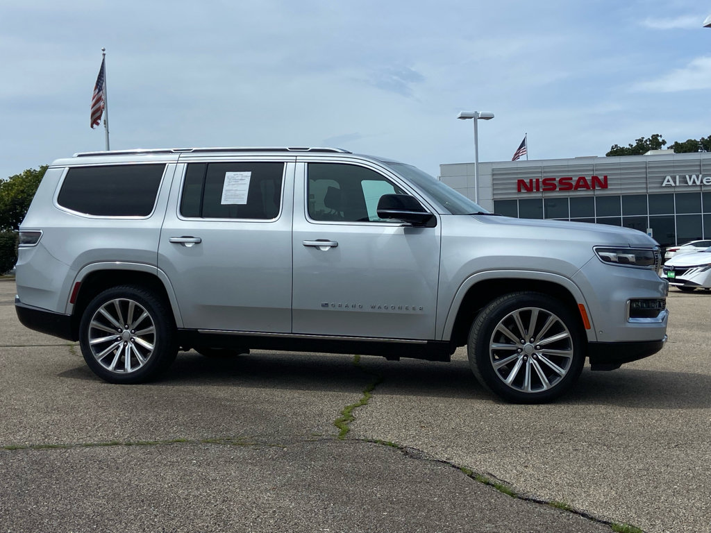 Used 2023 Jeep Grand Wagoneer Series II AWD/4WD image 1