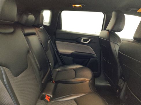 Used 2024 Jeep Compass Latitude image 19