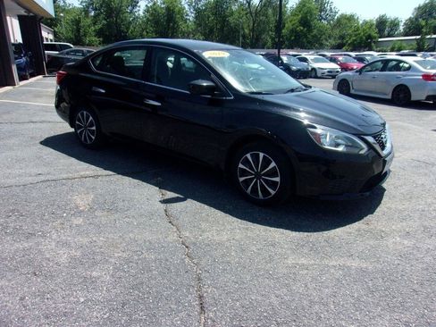 Used 2019 Nissan Sentra S FWD image 4