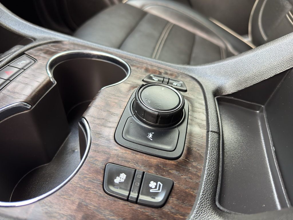 Used 2023 GMC Acadia Denali w/ Denali Technology Package FWD image 19