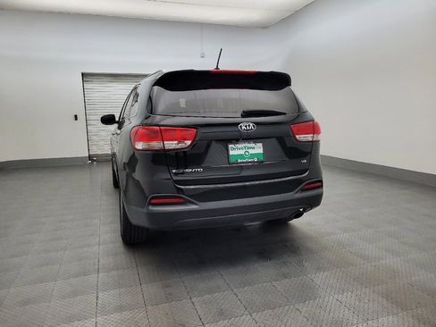 Used 2016 Kia Sorento LX AWD/4WD image 6