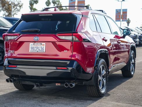 Used 2021 Toyota RAV4 SE w/ Weather & Moonroof Package image 4